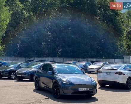 Серый Тесла Model Y, объемом двигателя 0 л и пробегом 123 тыс. км за 23999 $, фото 1 на Automoto.ua