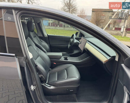 Серый Тесла Model Y, объемом двигателя 0 л и пробегом 170 тыс. км за 19500 $, фото 24 на Automoto.ua