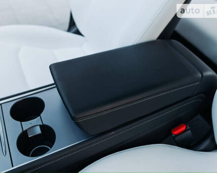 Серый Тесла Model Y, объемом двигателя 0 л и пробегом 52 тыс. км за 28200 $, фото 40 на Automoto.ua