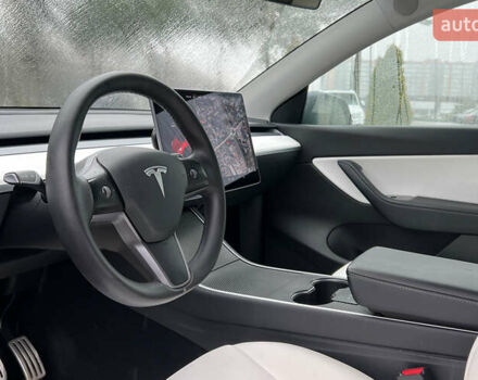 Сірий Тесла Model Y, об'ємом двигуна 0 л та пробігом 76 тис. км за 26850 $, фото 9 на Automoto.ua