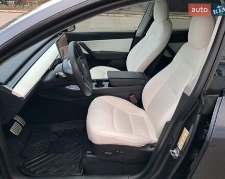 Серый Тесла Model Y, объемом двигателя 0 л и пробегом 100 тыс. км за 23500 $, фото 9 на Automoto.ua