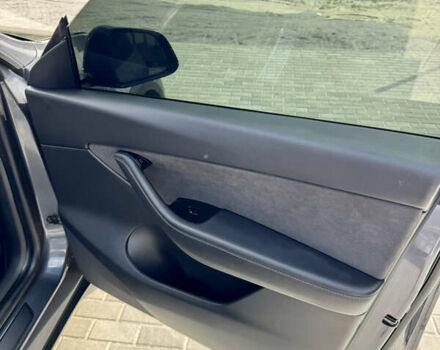 Сірий Тесла Model Y, об'ємом двигуна 0 л та пробігом 107 тис. км за 23600 $, фото 20 на Automoto.ua