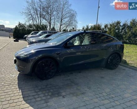 Серый Тесла Model Y, объемом двигателя 0 л и пробегом 51 тыс. км за 26000 $, фото 3 на Automoto.ua