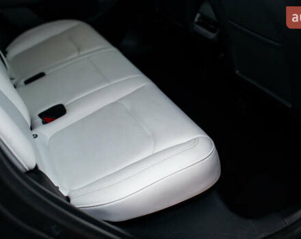 Сірий Тесла Model Y, об'ємом двигуна 0 л та пробігом 75 тис. км за 26499 $, фото 27 на Automoto.ua