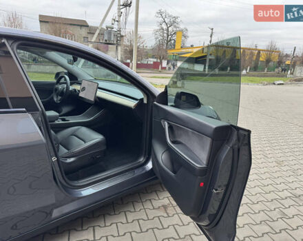 Серый Тесла Model Y, объемом двигателя 0 л и пробегом 170 тыс. км за 19500 $, фото 23 на Automoto.ua