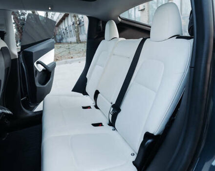 Серый Тесла Model Y, объемом двигателя 0 л и пробегом 52 тыс. км за 28200 $, фото 47 на Automoto.ua