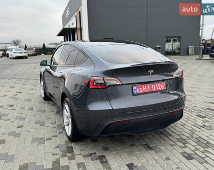 Серый Тесла Model Y, объемом двигателя 0 л и пробегом 128 тыс. км за 20300 $, фото 6 на Automoto.ua