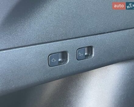 Серый Тесла Model Y, объемом двигателя 0 л и пробегом 81 тыс. км за 22099 $, фото 42 на Automoto.ua