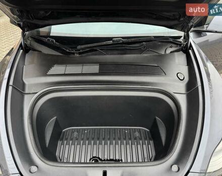 Серый Тесла Model Y, объемом двигателя 0 л и пробегом 170 тыс. км за 19500 $, фото 36 на Automoto.ua