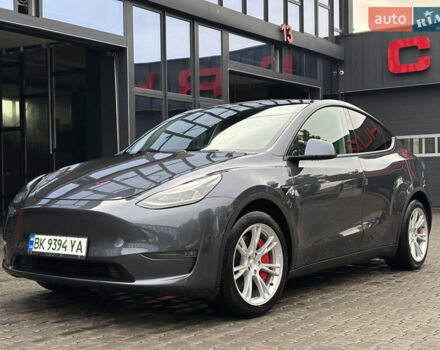 Серый Тесла Model Y, объемом двигателя 0 л и пробегом 92 тыс. км за 23500 $, фото 1 на Automoto.ua