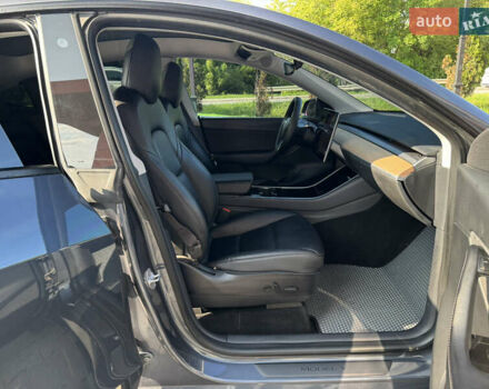 Серый Тесла Model Y, объемом двигателя 0 л и пробегом 104 тыс. км за 22500 $, фото 20 на Automoto.ua