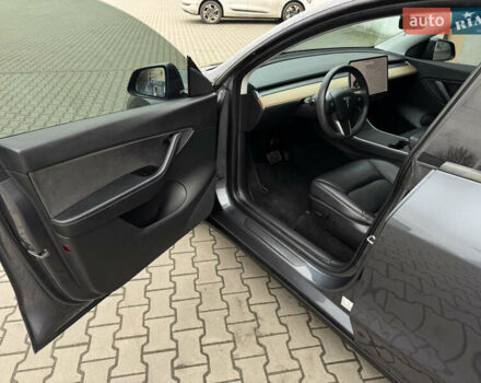 Серый Тесла Model Y, объемом двигателя 0 л и пробегом 170 тыс. км за 19500 $, фото 16 на Automoto.ua