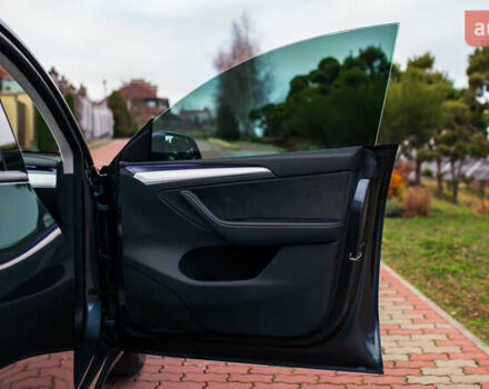 Сірий Тесла Model Y, об'ємом двигуна 0 л та пробігом 75 тис. км за 26499 $, фото 39 на Automoto.ua