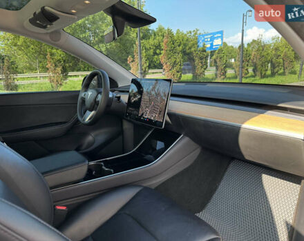 Серый Тесла Model Y, объемом двигателя 0 л и пробегом 104 тыс. км за 22500 $, фото 19 на Automoto.ua