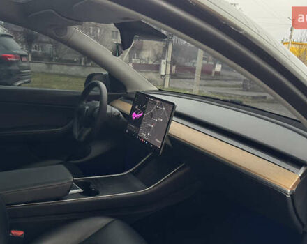Серый Тесла Model Y, объемом двигателя 0 л и пробегом 138 тыс. км за 20200 $, фото 31 на Automoto.ua