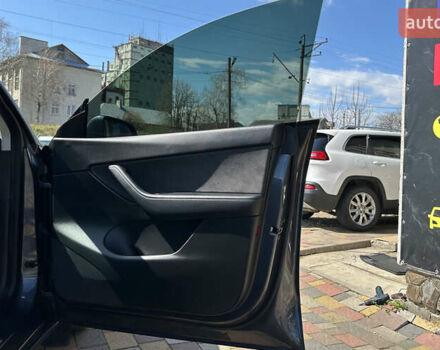 Сірий Тесла Model Y, об'ємом двигуна 0 л та пробігом 68 тис. км за 25500 $, фото 22 на Automoto.ua