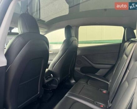 Серый Тесла Model Y, объемом двигателя 0 л и пробегом 110 тыс. км за 22000 $, фото 10 на Automoto.ua