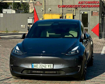 Серый Тесла Model Y, объемом двигателя 0 л и пробегом 58 тыс. км за 29999 $, фото 1 на Automoto.ua