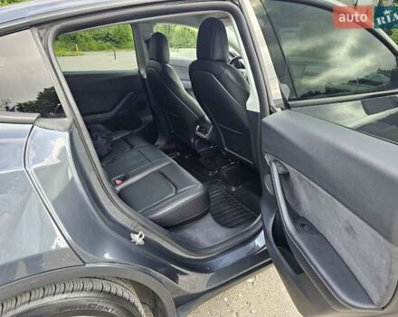 Серый Тесла Model Y, объемом двигателя 0 л и пробегом 6 тыс. км за 25500 $, фото 11 на Automoto.ua