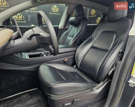 Серый Тесла Model Y, объемом двигателя 0 л и пробегом 97 тыс. км за 25300 $, фото 10 на Automoto.ua