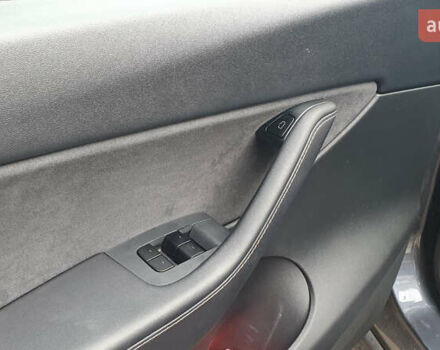 Тесла Model Y 2021 в Киеве на Automoto.ua Серый Тесла Model Y, объемом двигателя 0 л и пробегом 84 тыс. км за 27900 $, фото 22 на Automoto.ua