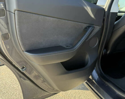 Серый Тесла Model Y, объемом двигателя 0 л и пробегом 44 тыс. км за 26000 $, фото 33 на Automoto.ua