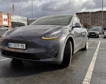 Тесла Model Y 2021 в Львове на Automoto.ua Серый Тесла Model Y, объемом двигателя 0 л и пробегом 135 тыс. км за 19300 $, фото 2 на Automoto.ua