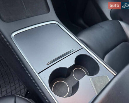 Серый Тесла Model Y, объемом двигателя 0 л и пробегом 107 тыс. км за 23999 $, фото 61 на Automoto.ua