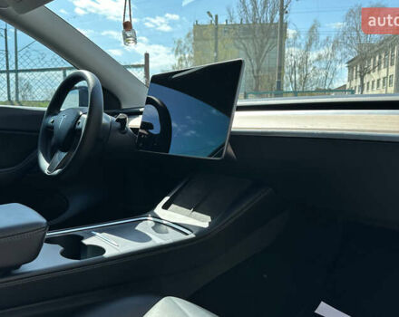 Сірий Тесла Model Y, об'ємом двигуна 0 л та пробігом 68 тис. км за 25500 $, фото 25 на Automoto.ua