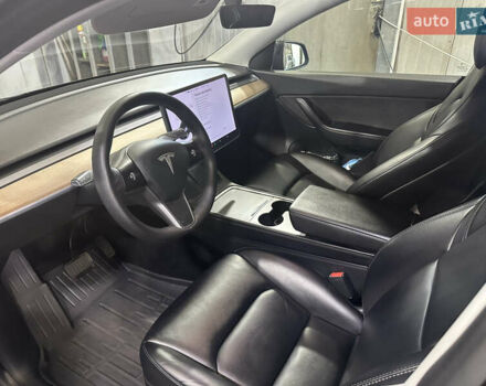Серый Тесла Model Y, объемом двигателя 0 л и пробегом 55 тыс. км за 29000 $, фото 15 на Automoto.ua