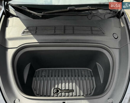 Сірий Тесла Model Y, об'ємом двигуна 0 л та пробігом 96 тис. км за 27500 $, фото 43 на Automoto.ua