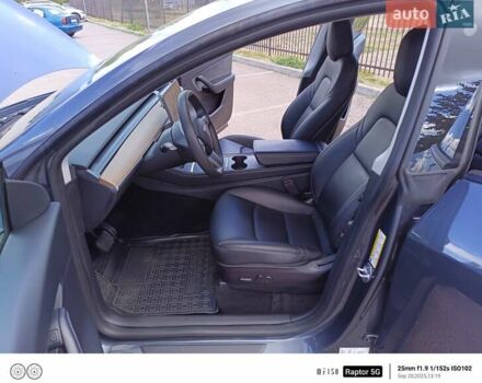 Серый Тесла Model Y, объемом двигателя 0 л и пробегом 80 тыс. км за 25000 $, фото 7 на Automoto.ua