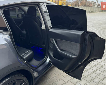 Серый Тесла Model Y, объемом двигателя 0 л и пробегом 138 тыс. км за 20200 $, фото 33 на Automoto.ua