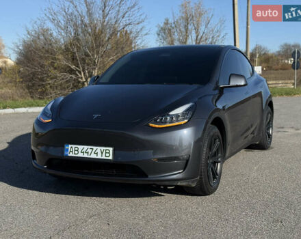 Серый Тесла Model Y, объемом двигателя 0 л и пробегом 44 тыс. км за 26000 $, фото 2 на Automoto.ua