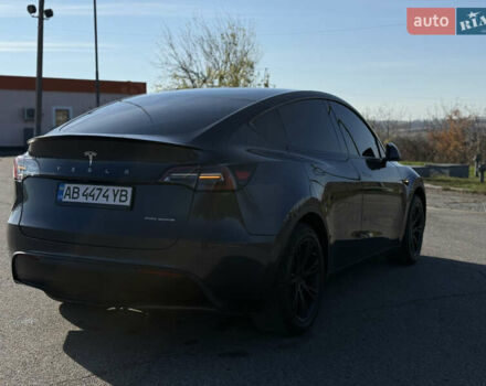 Серый Тесла Model Y, объемом двигателя 0 л и пробегом 44 тыс. км за 26000 $, фото 3 на Automoto.ua