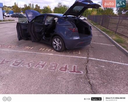 Серый Тесла Model Y, объемом двигателя 0 л и пробегом 80 тыс. км за 25000 $, фото 5 на Automoto.ua