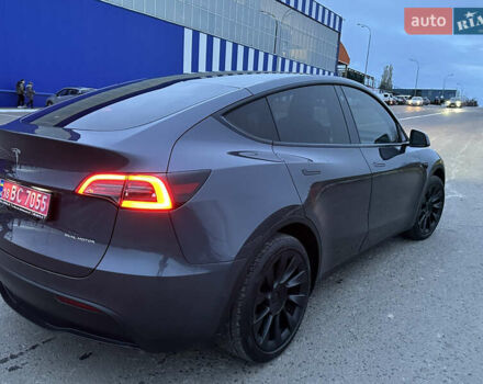 Серый Тесла Model Y, объемом двигателя 0 л и пробегом 110 тыс. км за 23700 $, фото 3 на Automoto.ua