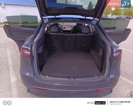 Серый Тесла Model Y, объемом двигателя 0 л и пробегом 80 тыс. км за 25000 $, фото 6 на Automoto.ua