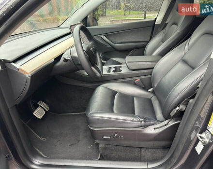 Сірий Тесла Model Y, об'ємом двигуна 0 л та пробігом 97 тис. км за 23900 $, фото 21 на Automoto.ua