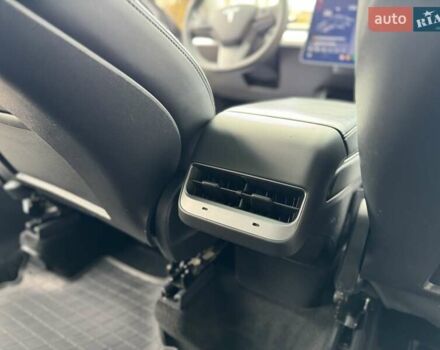 Серый Тесла Model Y, объемом двигателя 0 л и пробегом 211 тыс. км за 18950 $, фото 47 на Automoto.ua