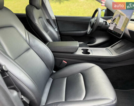 Серый Тесла Model Y, объемом двигателя 0 л и пробегом 42 тыс. км за 29900 $, фото 10 на Automoto.ua