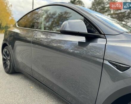 Серый Тесла Model Y, объемом двигателя 0 л и пробегом 211 тыс. км за 18950 $, фото 5 на Automoto.ua