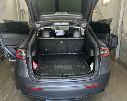 Серый Тесла Model Y, объемом двигателя 0 л и пробегом 55 тыс. км за 29000 $, фото 9 на Automoto.ua
