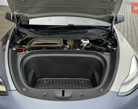 Серый Тесла Model Y, объемом двигателя 0 л и пробегом 138 тыс. км за 20200 $, фото 43 на Automoto.ua