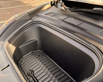 Тесла Model Y 2021 в Львове на Automoto.ua Серый Тесла Model Y, объемом двигателя 0 л и пробегом 135 тыс. км за 19300 $, фото 8 на Automoto.ua