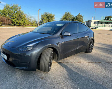 Серый Тесла Model Y, объемом двигателя 0 л и пробегом 32 тыс. км за 32100 $, фото 3 на Automoto.ua