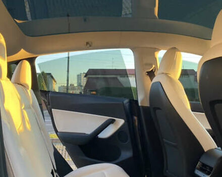 Серый Тесла Model Y, объемом двигателя 0 л и пробегом 98 тыс. км за 25300 $, фото 9 на Automoto.ua