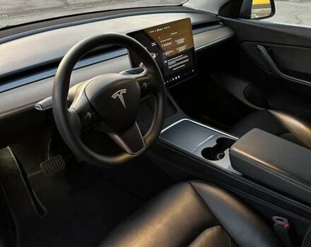 Серый Тесла Model Y, объемом двигателя 0 л и пробегом 51 тыс. км за 23500 $, фото 17 на Automoto.ua