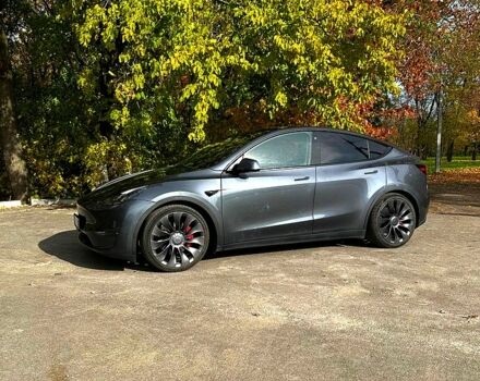 Тесла Model Y 2021 в Каменское - Днепродзержинск на Automoto.ua Серый Тесла Model Y, объемом двигателя 0 л и пробегом 62 тыс. км за 29000 $, фото 1 на Automoto.ua