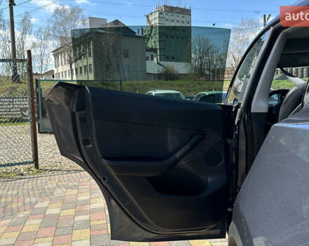 Сірий Тесла Model Y, об'ємом двигуна 0 л та пробігом 68 тис. км за 25500 $, фото 13 на Automoto.ua